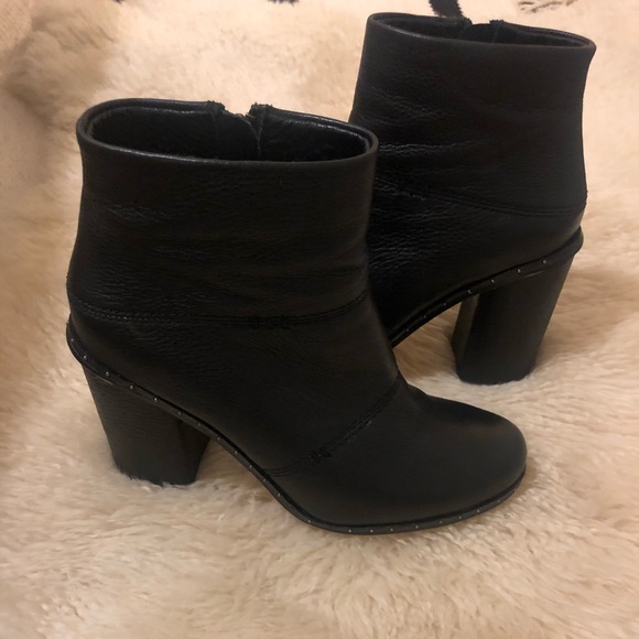 Splendid Booties - Picture 2 of 7